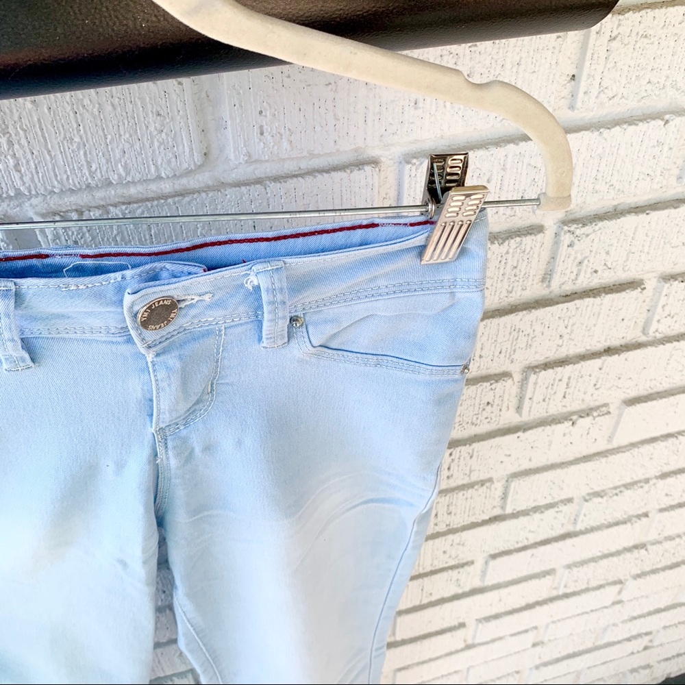 💕 YMI Light Wash Skinny Jeans Size 1👖 - Picture 4 of 9